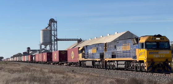 Logistiek Containergoederentrein wereldwijd Van China naar Duitsland Nederland Groot-Brittannië
